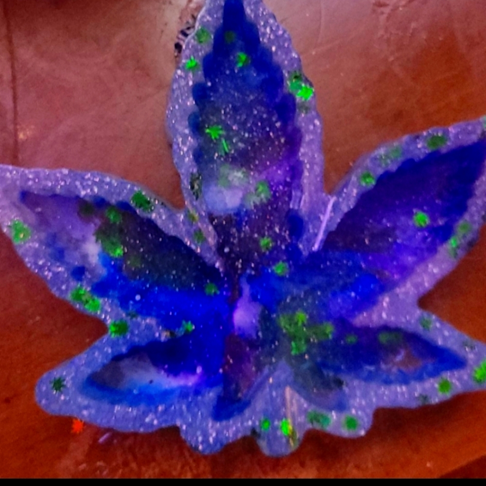Resin Mapleleaf ashtray